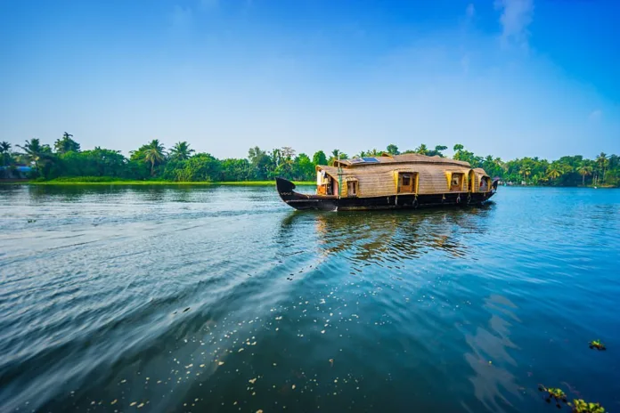 10 best tourist destinations in Kerala - Witapedia
