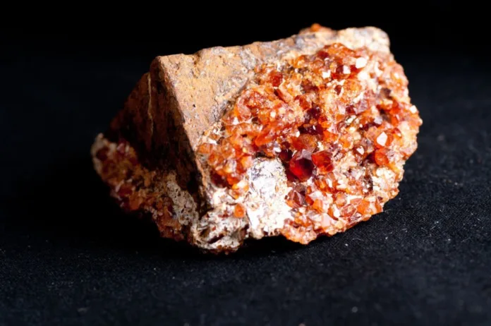 Benefits of wearing Hessonite Stone - Witapedia