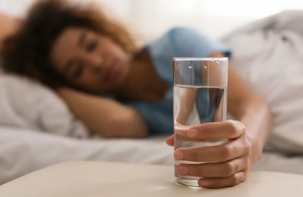  5 Benefits of Drinking Water on an Empty Stomach in the Morning - Witapedia