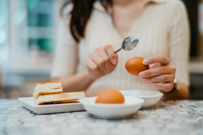 Is It Safe To Eat Eggs Every Day? - Witapedia